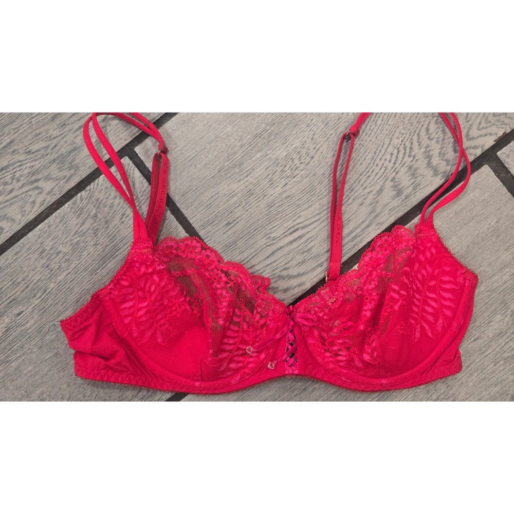 Victoria's Secret Red Floral Lace Unlined Demi Bra 36B Heart Charms Strappy